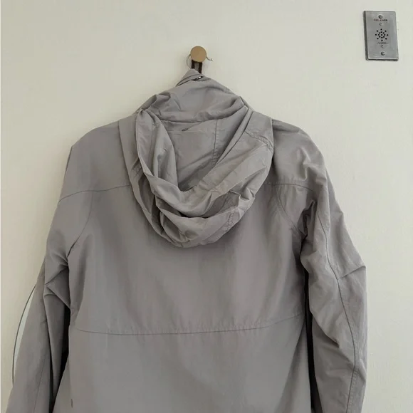 Lululemon Zip-up Gray Windbreaker - Picture 4 of 4